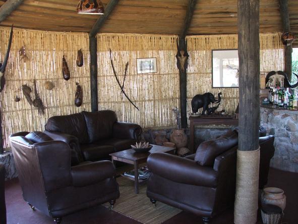 Ruaha River Lodge - Lounge 